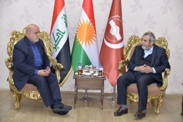 الأمين العام للاتحاد الإسلامي الكردستاني يستقبل السفير الإيراني في العراق