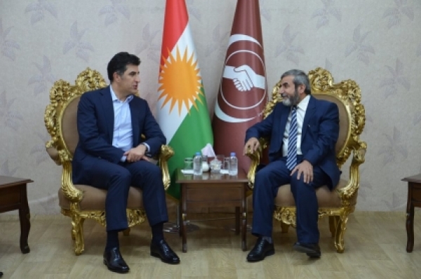 الأمين العام للاتحاد الإسلامي الكوردستاني يبحث تحسين الأوضاع المعيشية للمواطنين مع رئيس حكومة الإقليم