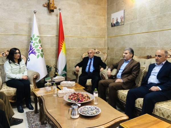 HDP and KIU met to collect aid for the victims