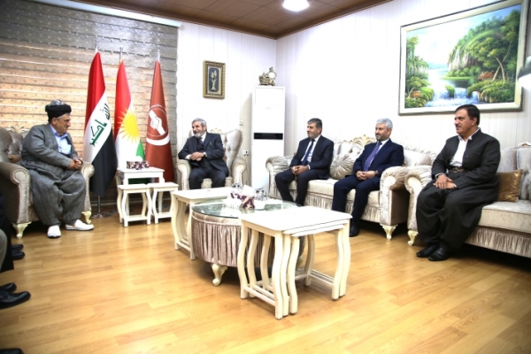 الأمين العام للاتحاد الإسلامي الكردستاني يستقبل السيد محمد حاجي محمود