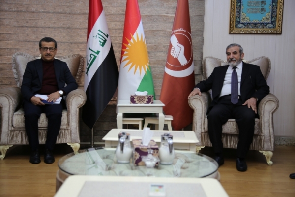 الأمين العام للاتحاد الإسلامي الكردستاني يستقبل وفدا من مجلس المعلمين المعترضين