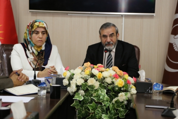 الأمين العام للاتحاد الإسلامي الكردستاني يجتمع بالمؤسسات المهنية ومجلس المعلمين