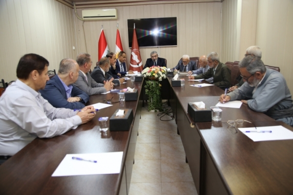 الأمين العام للاتحاد الإسلامي الكردستاني يجتمع بمجلس الشورى العام