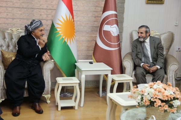 الأمين العام للاتحاد الإسلامي الكردستاني يستقبل وفدا من حركة &quot;هقه&quot;