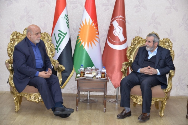 Secretary-General of the Kurdistan Islamic Union receives the Iranian ambassador to Iraq